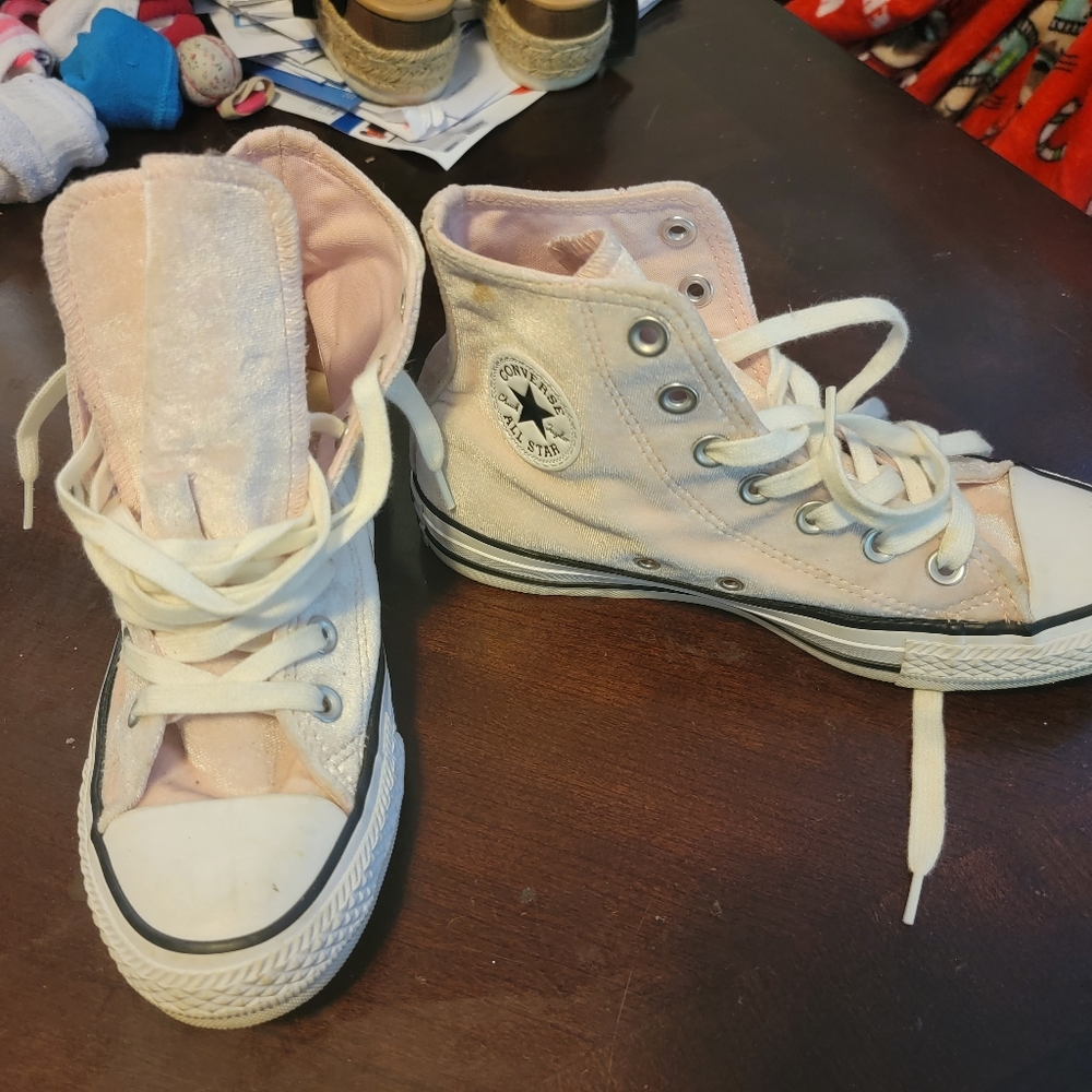 Women's pink velvet high top converse size 6